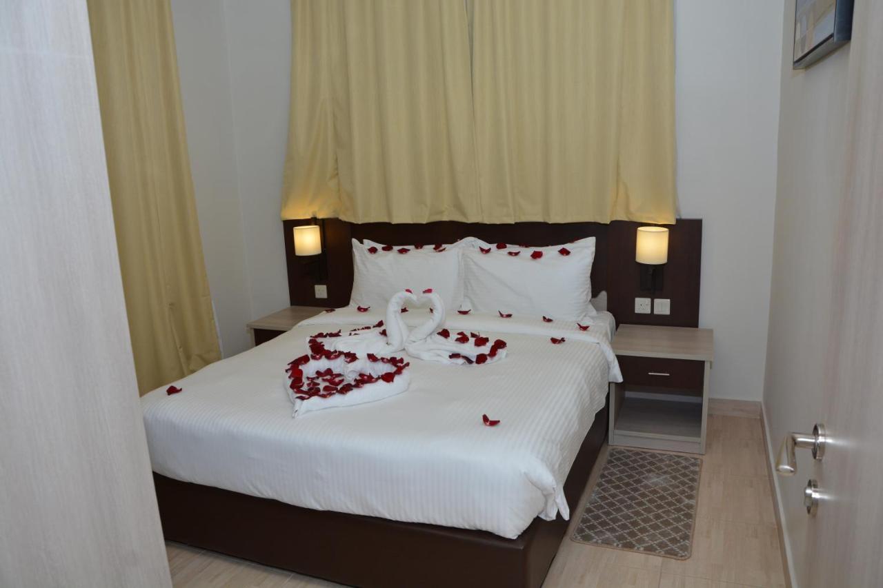 Hostel The Lofts Kuwait Fintas Kuwait City Exterior foto