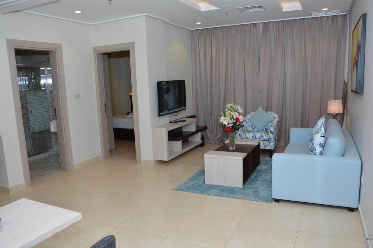 Hostel The Lofts Kuwait Fintas Kuwait City Exterior foto