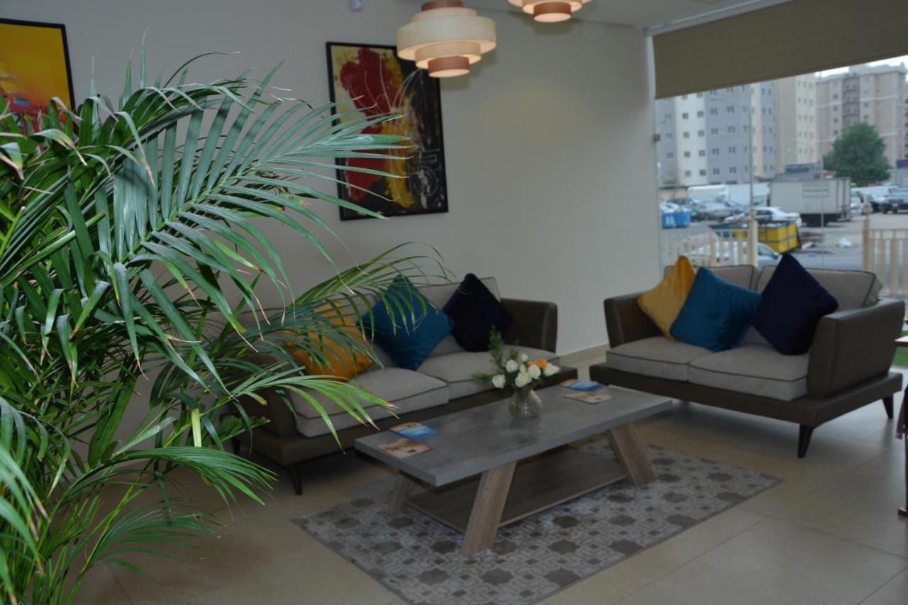 Hostel The Lofts Kuwait Fintas Kuwait City Exterior foto